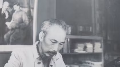 Chủ tịch Hồ Chí Minh "phá vây" ngoại giao