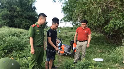 22 giờ truy bắt kẻ dùng dao đe dọa cướp tài sản
