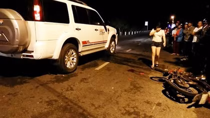 Tông thẳng vào đầu xe hơi 7 chỗ, người đàn ông thiệt mạng