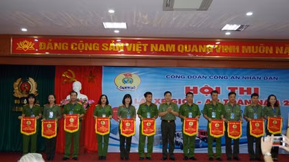 Công đoàn CAND phía Bắc thi lái xe giỏi và an toàn 