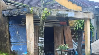 Cụ bà 85 tuổi tử vong ở nhà trong tư thế treo cổ
