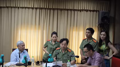 Người viết chuyện cảnh giác liệu có bị lừa?