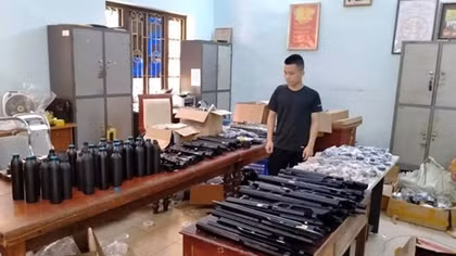Phát hiện "kho" vũ khí trái phép ngay tại Hà Nội