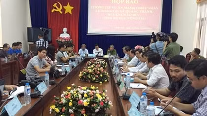 Họp báo thông tin chính thức về vụ giết vợ và con trưởng ban dân vận