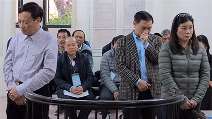Cựu Phó Tổng Giám đốc và thuộc cấp rủ nhau vào vòng lao lý