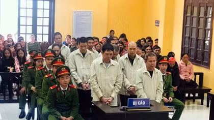 Tử hình 11 bị cáo trong đường dây mua bán gần 2.000 bánh heroin