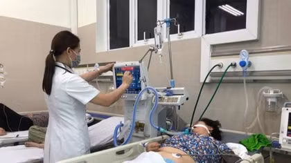 Các bệnh viện vật vã chống nóng cho bệnh nhân