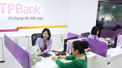 Dưới 300 triệu nên gửi tiết kiệm hay mua bảo hiểm?
