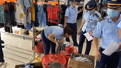 Tràn lan “hàng fake” trên không gian mạng