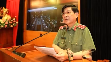 Triển khai và làm tốt hơn công tác phòng, chống dịch bệnh trong và ngoài lực lượng CAND