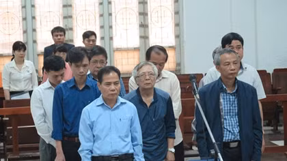 Cựu Chủ tịch Vinaconex vắng mặt trong ngày đầu xét xử vụ vỡ đường nước sông Đà