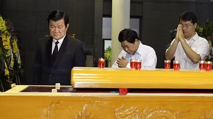 Ngàn người thương tiếc tiễn đưa giáo sư Phan Huy Lê