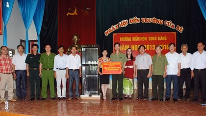 Những người lính cầm bút