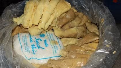 1,3 tấn măng tươi ngâm hóa chất chuẩn bị đưa ra chợ