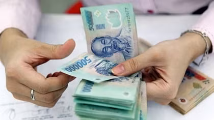 Bị bắt quả tang khi đang “vòi” tiền doanh nghiệp