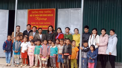 Tặng điểm trường mới cho học sinh La Hủ