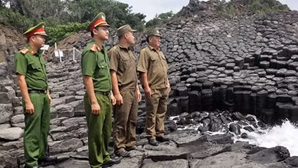 Nỗ lực bảo vệ không gian văn hóa đá ở một làng biển