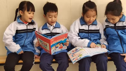 Phát miễn phí hàng chục ngàn bản tài liệu tập huấn và SGK cho giáo viên