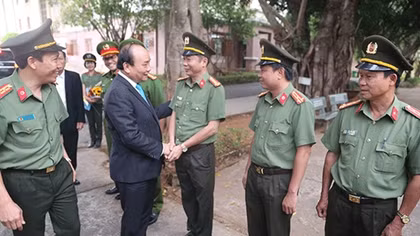  Thủ tướng Nguyễn Xuân Phúc thăm chúc tết Công an Đắk Nông