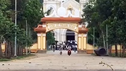 Đại diện giáo xứ Tràng Đình thừa nhận vi phạm tổ chức hành lễ đông người