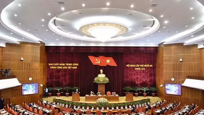 Ngày làm việc thứ 3 của Hội nghị Trung ương 13