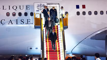 Tổng thống Pháp Hollande đến Hà Nội