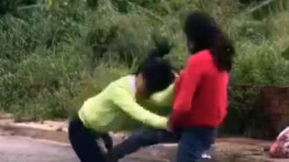 Xác minh clip 2 nữ sinh đánh nhau