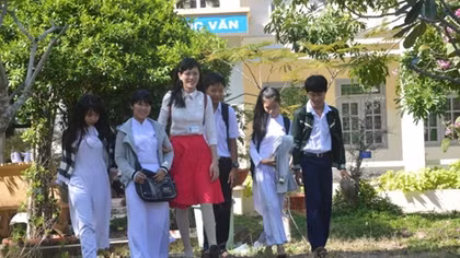 Cô giáo khuyết tật truyền cảm hứng sống cho mọi người