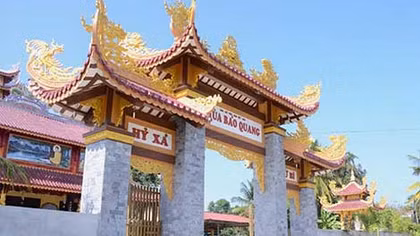 Kẻ gian đột nhập lúc rạng sáng lấy trộm tiền của sư cô