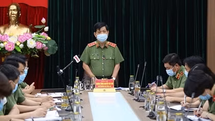 Xả thân cống hiến vì nghĩa vụ thiêng liêng