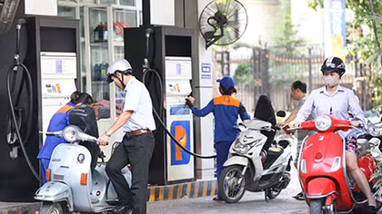 Bộ Tài chính lý giải việc xăng tăng nhiều, giảm ít