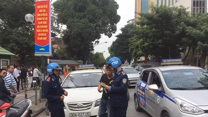 Bộ Giao thông - Vận tải vẫn “lúng túng” trong quản lý Grab, Uber