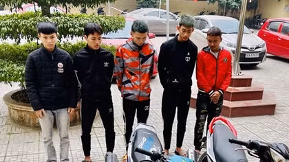 Nhóm thanh niên nghiện cờ bạc chặn đường gây 14 vụ cướp
