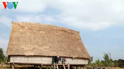 Chuyện lưỡi búa ngược