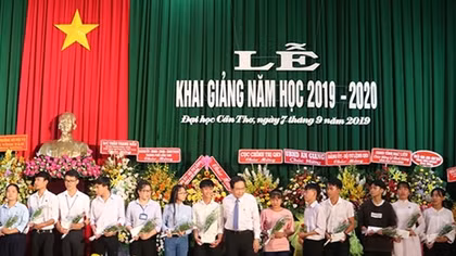 Chủ tịch Uỷ ban Trung ương MTTQ dự Lễ khai giảng tại ĐH Cần Thơ