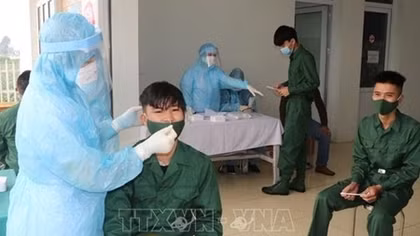 Hải Dương lấy mẫu xét nghiệm cho công dân trúng tuyển nghĩa vụ quân sự năm 2021