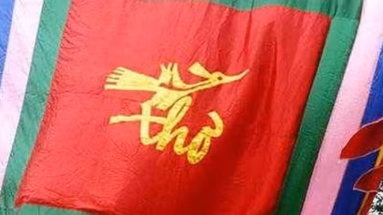 Thơ Việt đang chuyển động