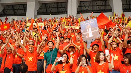 “Sốt” tour cổ vũ đội tuyển bóng đá nam tại SEA Games 30
