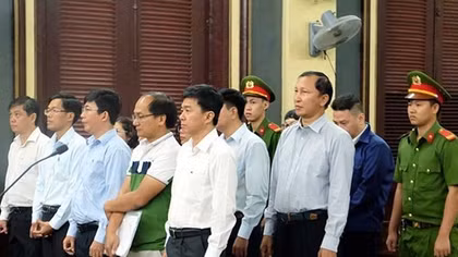 Luật sư “chặn” báo chí tác nghiệp tại phiên tòa