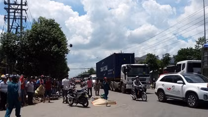 Thông tin chính thức vụ xe container lưu thông ngược chiều gây chết người