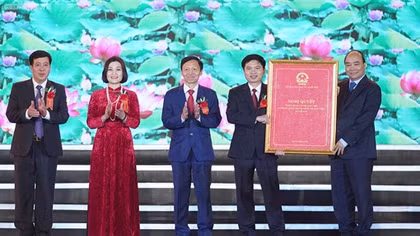 Công bố nghị quyết thành lập thị xã Duy Tiên