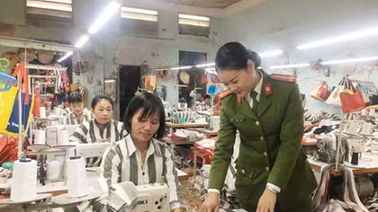 Người cán bộ của đội phạm nhân đặc biệt
