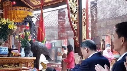 Đình chỉ công tác cán bộ công chức Kho bạc đi lễ trong giờ hành chính