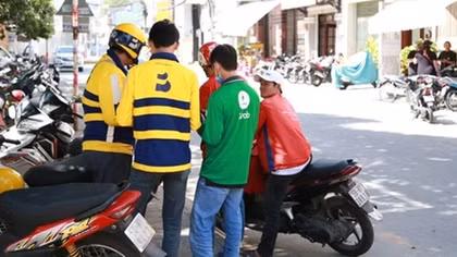 Loạn xe ôm công nghệ