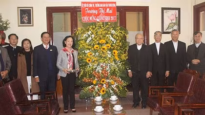 Trưởng ban Dân vận Trung ương chúc mừng Giáng sinh Giáo phận Đà Lạt