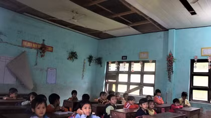 Bất an khi dạy và học trong ngôi trường xuống cấp nghiêm trọng
