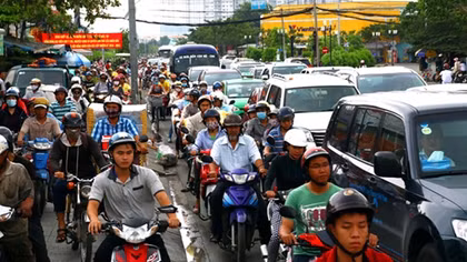 Đông, chật, ùn ứ, áp lực mạnh…
