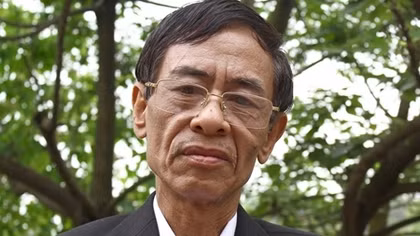 Hoàng Nhuận Cầm: "Phượng vẫn hồng như máu những năm xưa..."