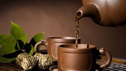 Hai bài thơ về trà - hai ý vị nhân sinh