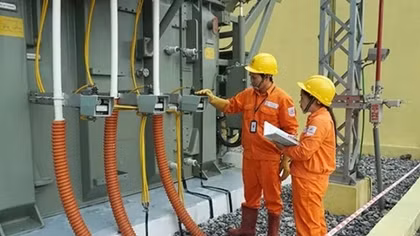 Hàng triệu hộ dân hưởng lợi nhờ điện giảm giá trong 3 tháng